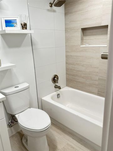 6000 NW 64th Avenue 303, Fort Lauderdale, FL 33319