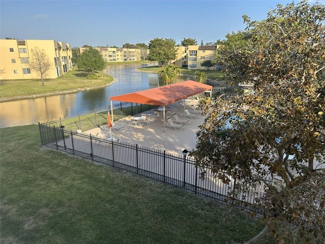 6000 NW 64th Avenue 303, Fort Lauderdale, FL 33319