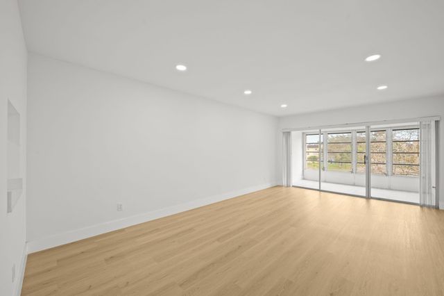 6000 NW 64th Avenue 303, Fort Lauderdale, FL 33319