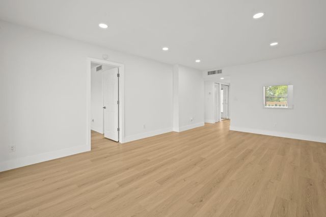 6000 NW 64th Avenue 303, Fort Lauderdale, FL 33319