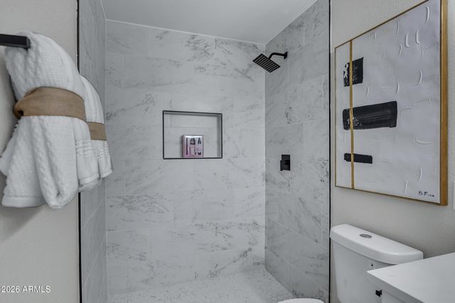 1033 W RIO SALADO Parkway, Mesa, AZ 85201