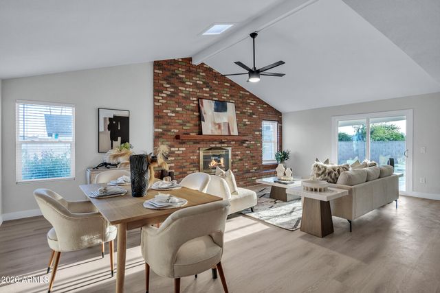 1033 W RIO SALADO Parkway, Mesa, AZ 85201