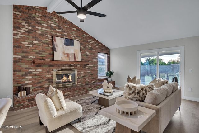 1033 W RIO SALADO Parkway, Mesa, AZ 85201