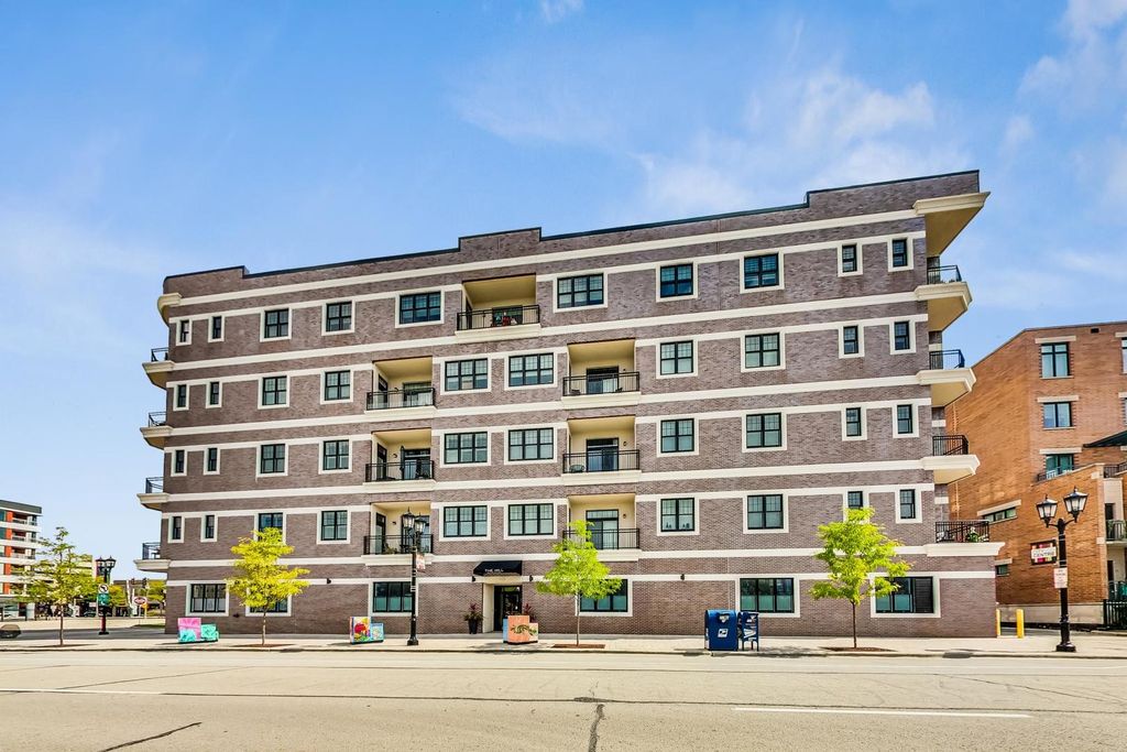 105 S Cottage Hill Avenue 304, Elmhurst, IL 60126 — exterior