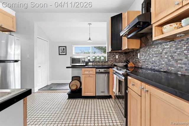 2343 3rd Street, Trenton, MI 48183