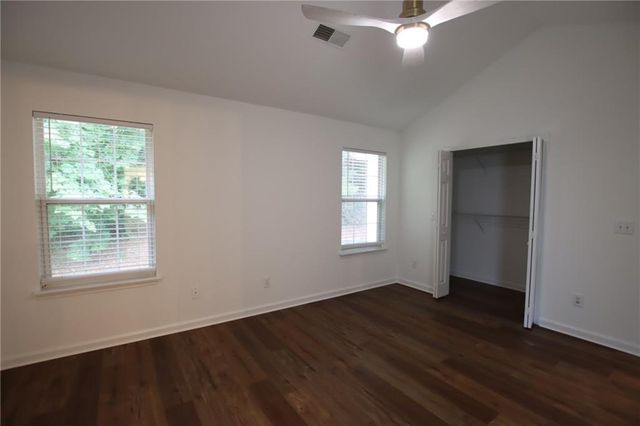 2256 Dresden Green NW, Kennesaw, GA 30144