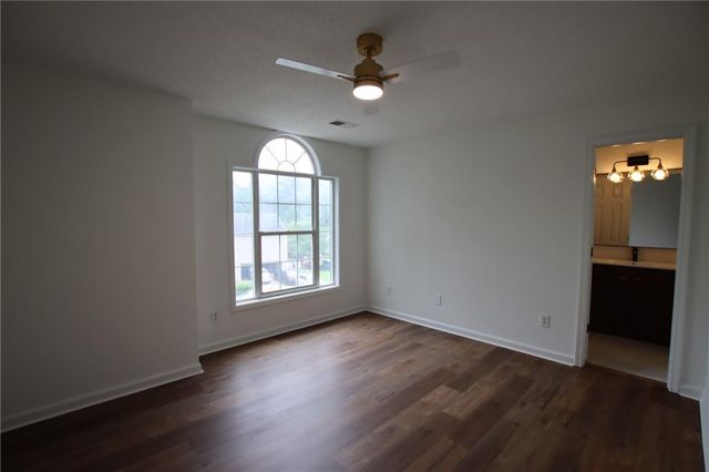 2256 Dresden Green NW, Kennesaw, GA 30144