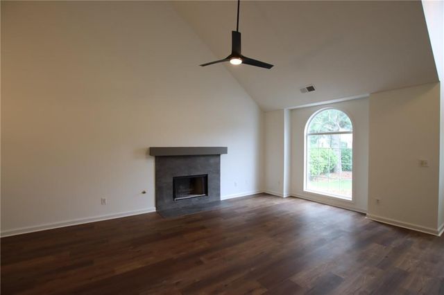 2256 Dresden Green NW, Kennesaw, GA 30144
