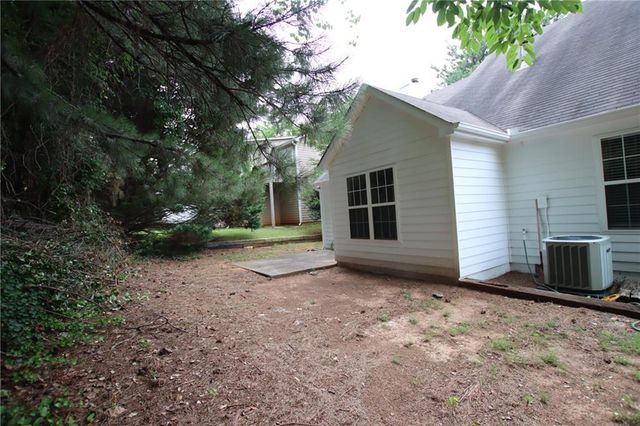 2256 Dresden Green NW, Kennesaw, GA 30144