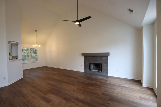 2256 Dresden Green NW, Kennesaw, GA 30144