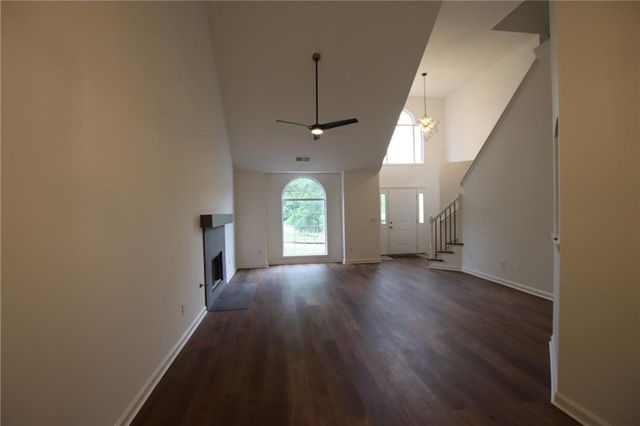 2256 Dresden Green NW, Kennesaw, GA 30144