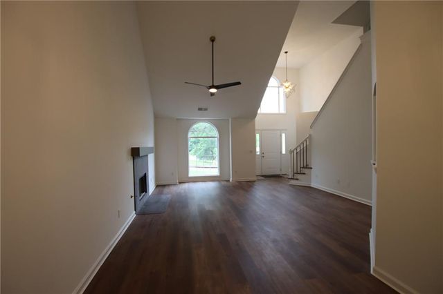 2256 Dresden Green NW, Kennesaw, GA 30144