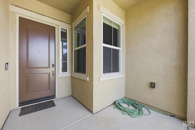 9909 Stockholm Place, Bakersfield, CA 93306