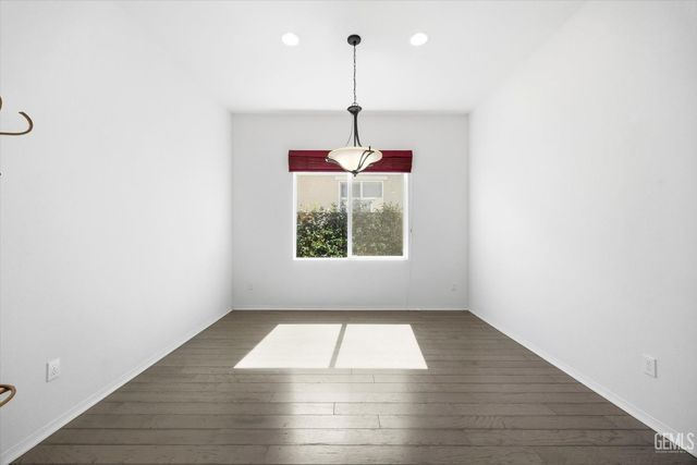 9909 Stockholm Place, Bakersfield, CA 93306