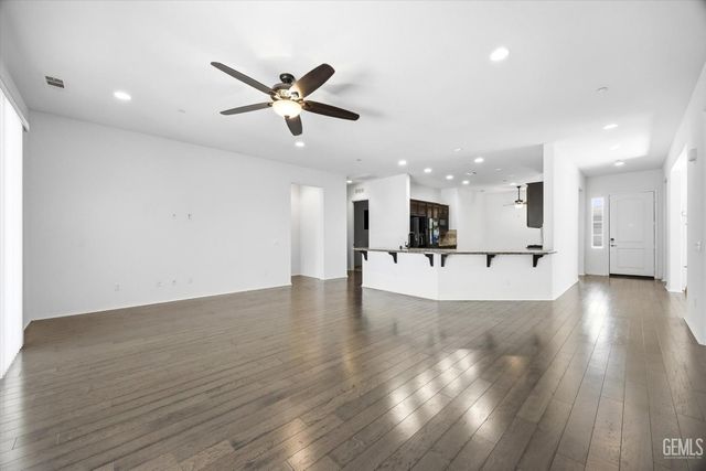 9909 Stockholm Place, Bakersfield, CA 93306