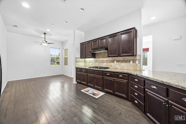9909 Stockholm Place, Bakersfield, CA 93306
