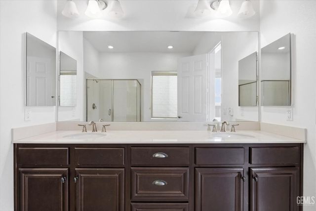 9909 Stockholm Place, Bakersfield, CA 93306