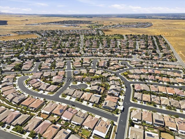 9909 Stockholm Place, Bakersfield, CA 93306