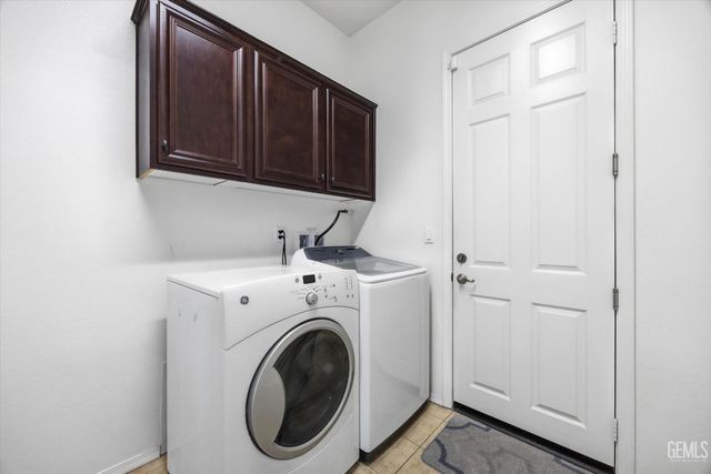 9909 Stockholm Place, Bakersfield, CA 93306