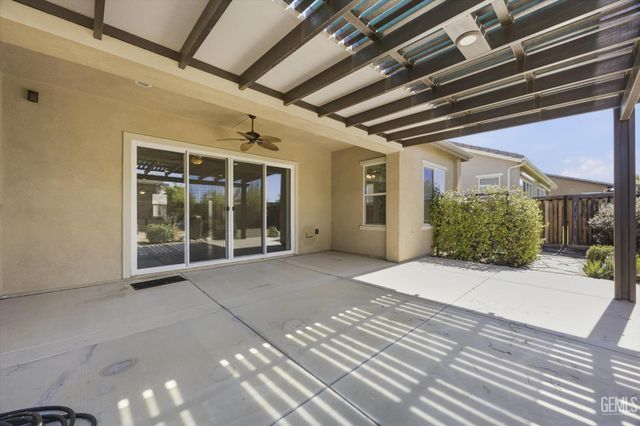9909 Stockholm Place, Bakersfield, CA 93306