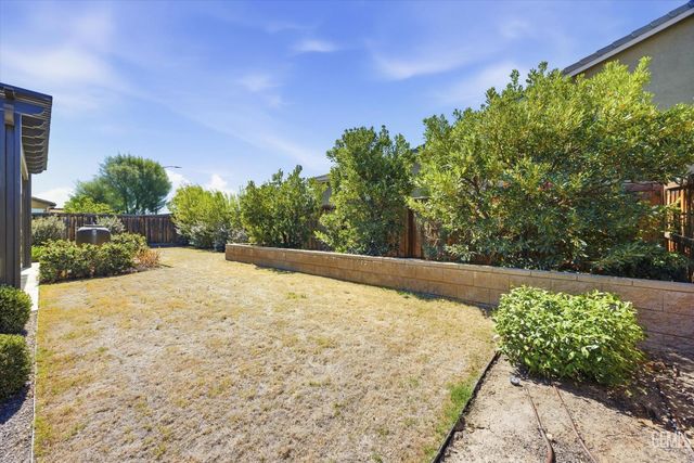 9909 Stockholm Place, Bakersfield, CA 93306