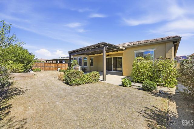9909 Stockholm Place, Bakersfield, CA 93306