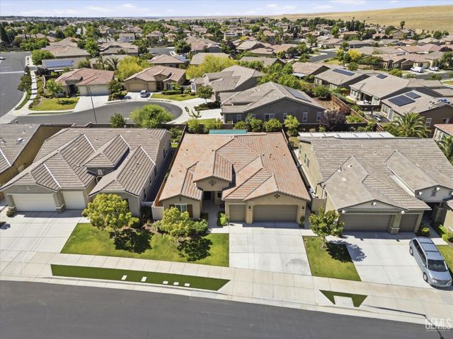 9909 Stockholm Place, Bakersfield, CA 93306