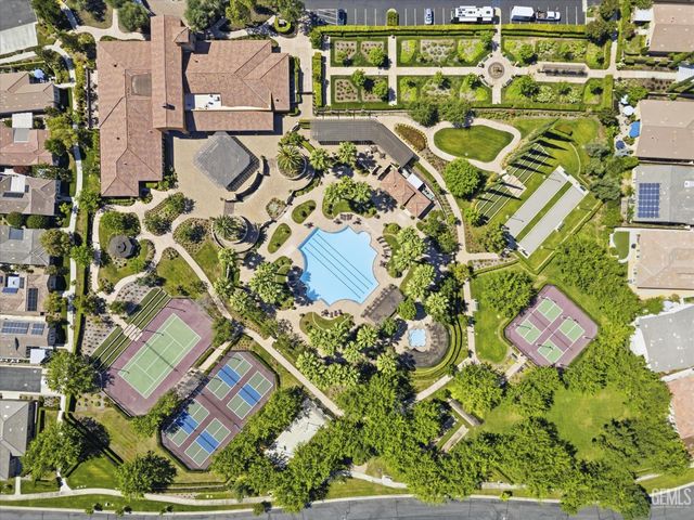 9909 Stockholm Place, Bakersfield, CA 93306