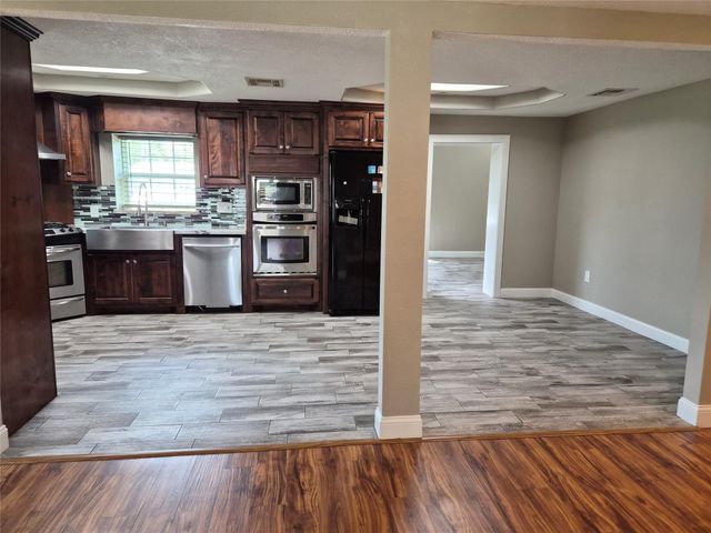 209 Florence Street, Orange, TX 77630