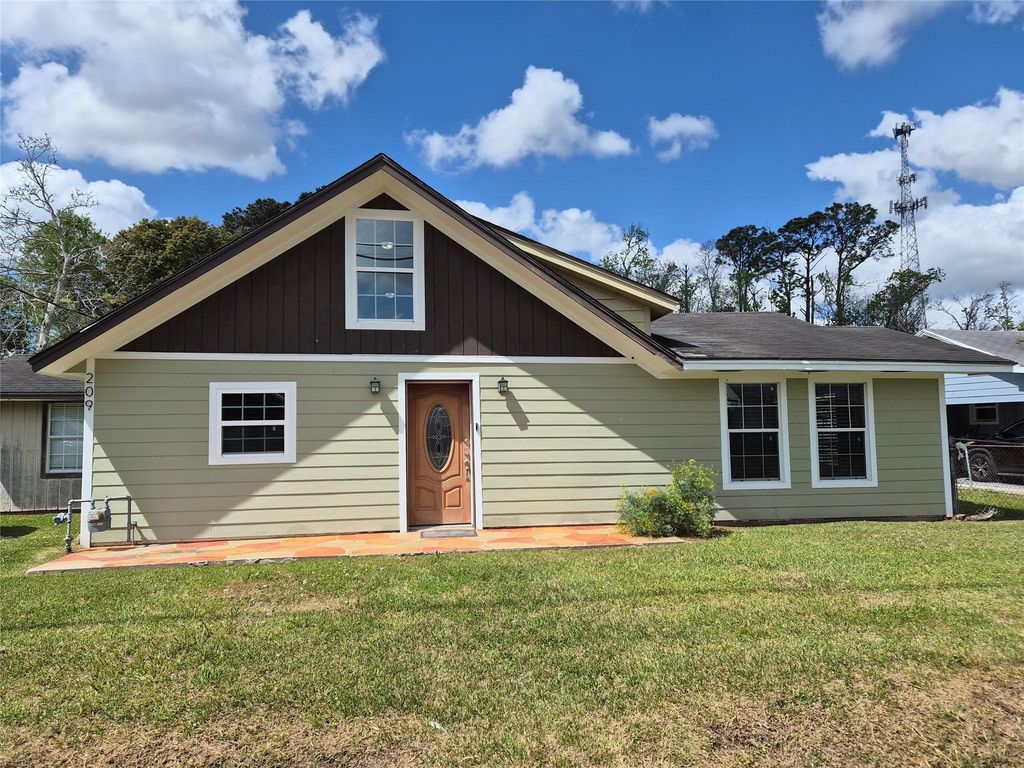 209 Florence Street, Orange, TX 77630