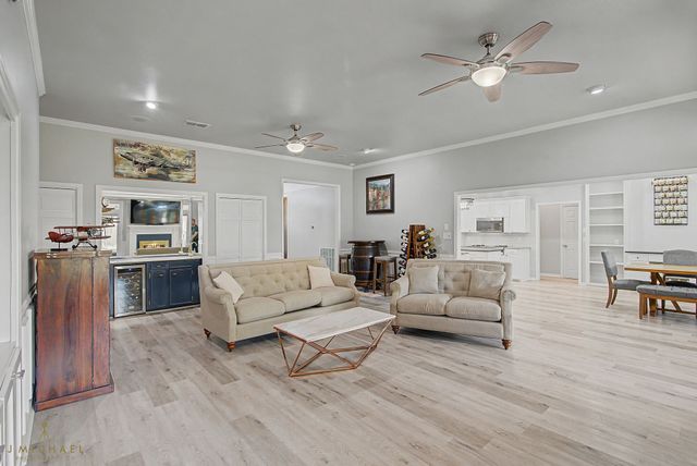 7702 Southfork Drive, Shreveport, LA 71105