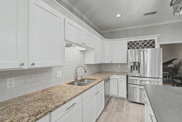 7702 Southfork Drive, Shreveport, LA 71105