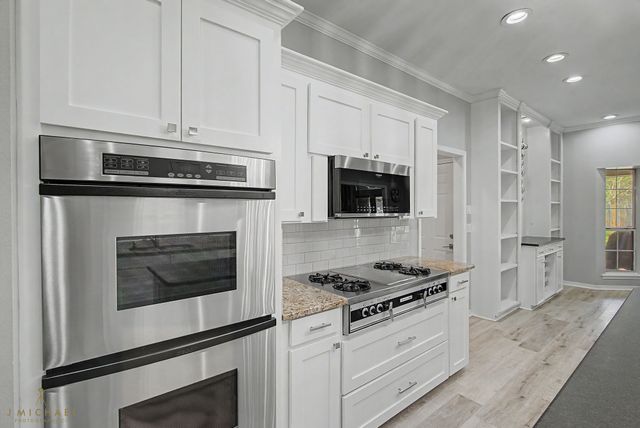 7702 Southfork Drive, Shreveport, LA 71105