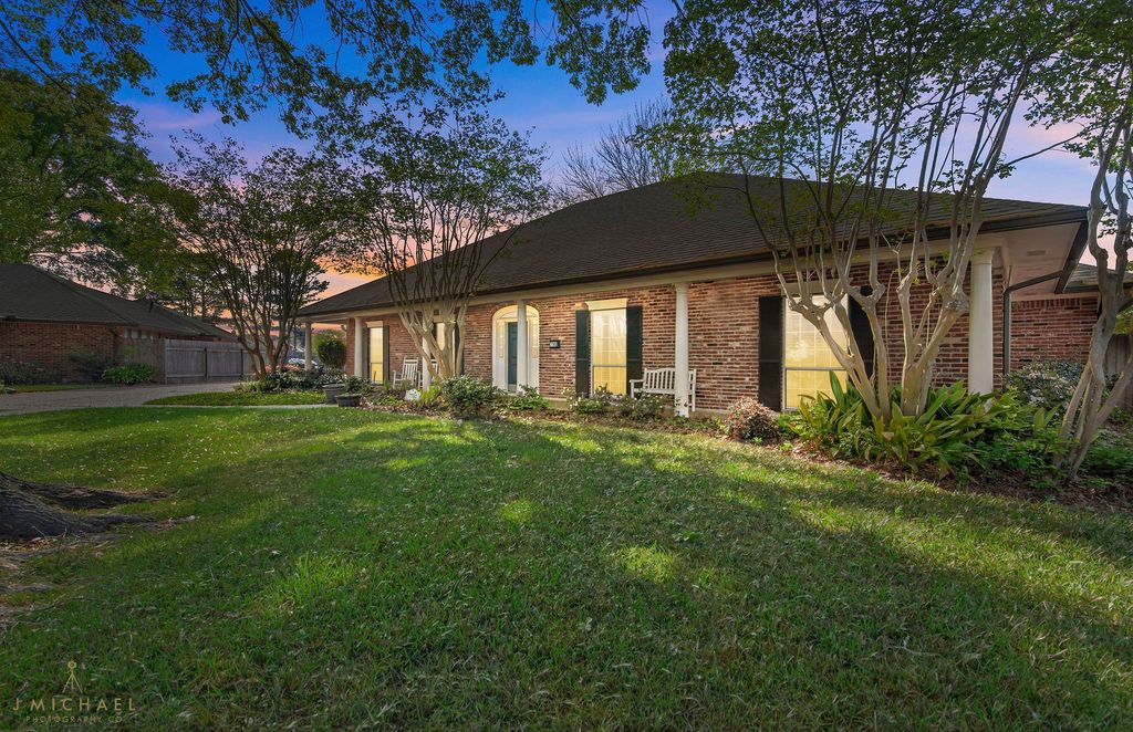 7702 Southfork Drive, Shreveport, LA 71105