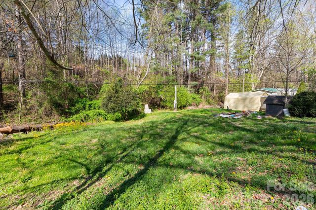 135 Sardis Drive, Asheville, NC 28806