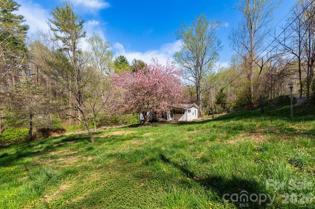135 Sardis Drive, Asheville, NC 28806