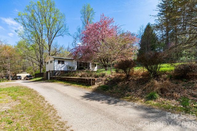 135 Sardis Drive, Asheville, NC 28806