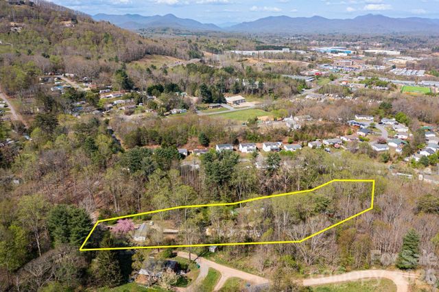 135 Sardis Drive, Asheville, NC 28806