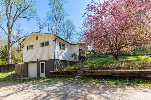135 Sardis Drive, Asheville, NC 28806
