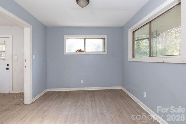 135 Sardis Drive, Asheville, NC 28806