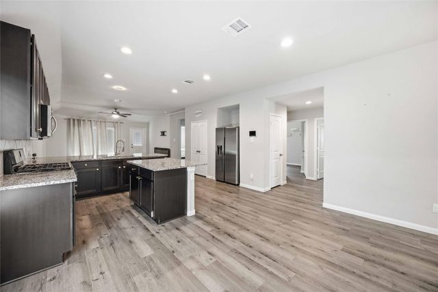 5503 James Michael Drive, Rosharon, TX 77583