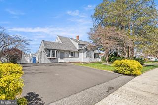 85 GOLDENRIDGE DR, Levittown, PA 19057