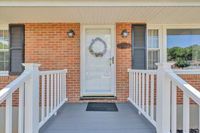 2834 Neil DR, Roanoke, VA 24019