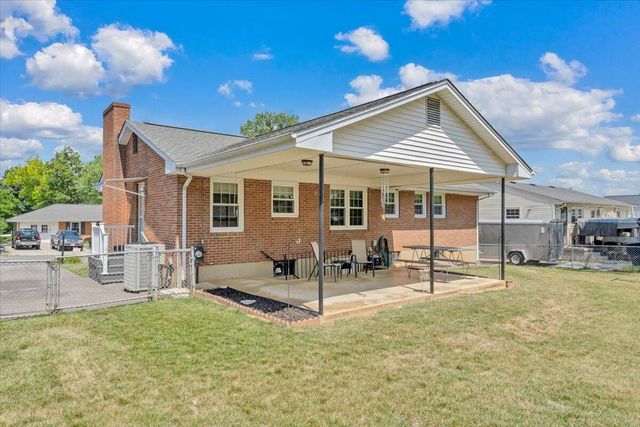 2834 Neil DR, Roanoke, VA 24019