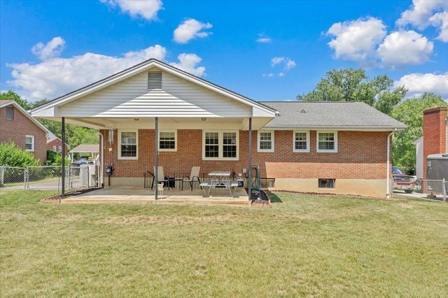 2834 Neil DR, Roanoke, VA 24019