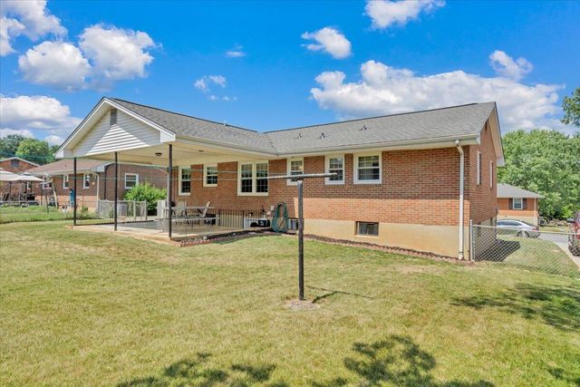 2834 Neil DR, Roanoke, VA 24019