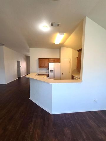 9121 Autumn Falls Drive, Fort Worth, TX 76118