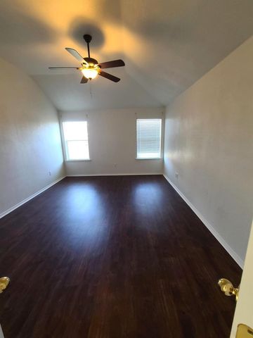 9121 Autumn Falls Drive, Fort Worth, TX 76118