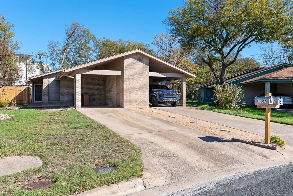 10807 Lambert CIR A, Austin, TX 78758