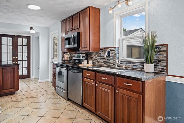 8528 33rd Avenue S, Lakewood, WA 98499